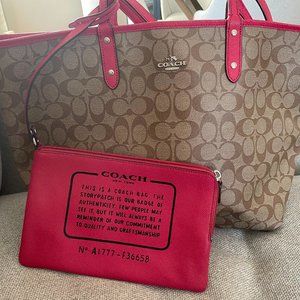 Coach Reversible Tote In Signature Canvas Khaki/Pink Pouch